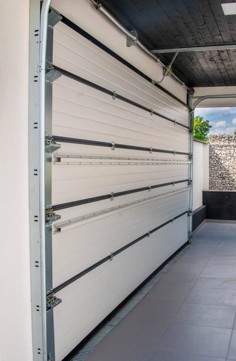 Porți sectionale