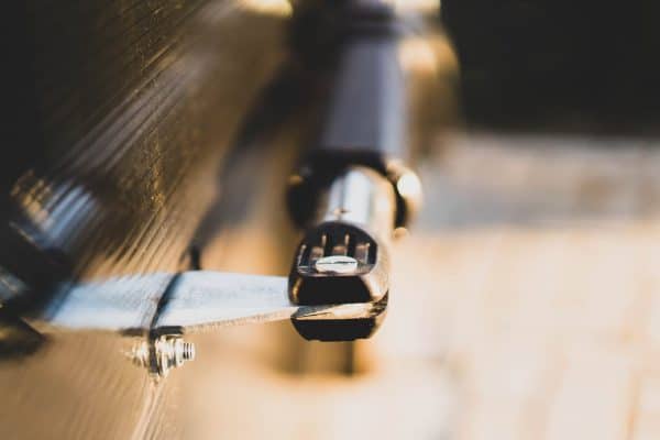 Conexiune pentru porti batante